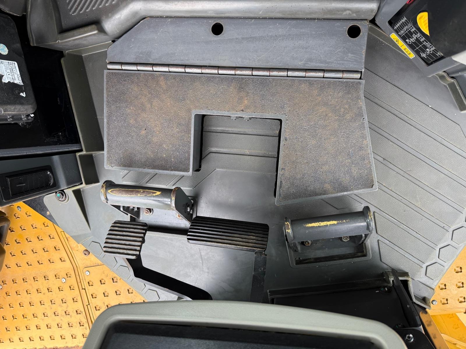 D8T(AW400577)RFS (32).jpg