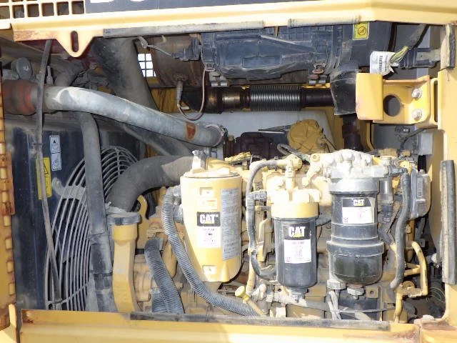 CAT D3K2 #KLL00238 3754hr 2013yr (43).JPG