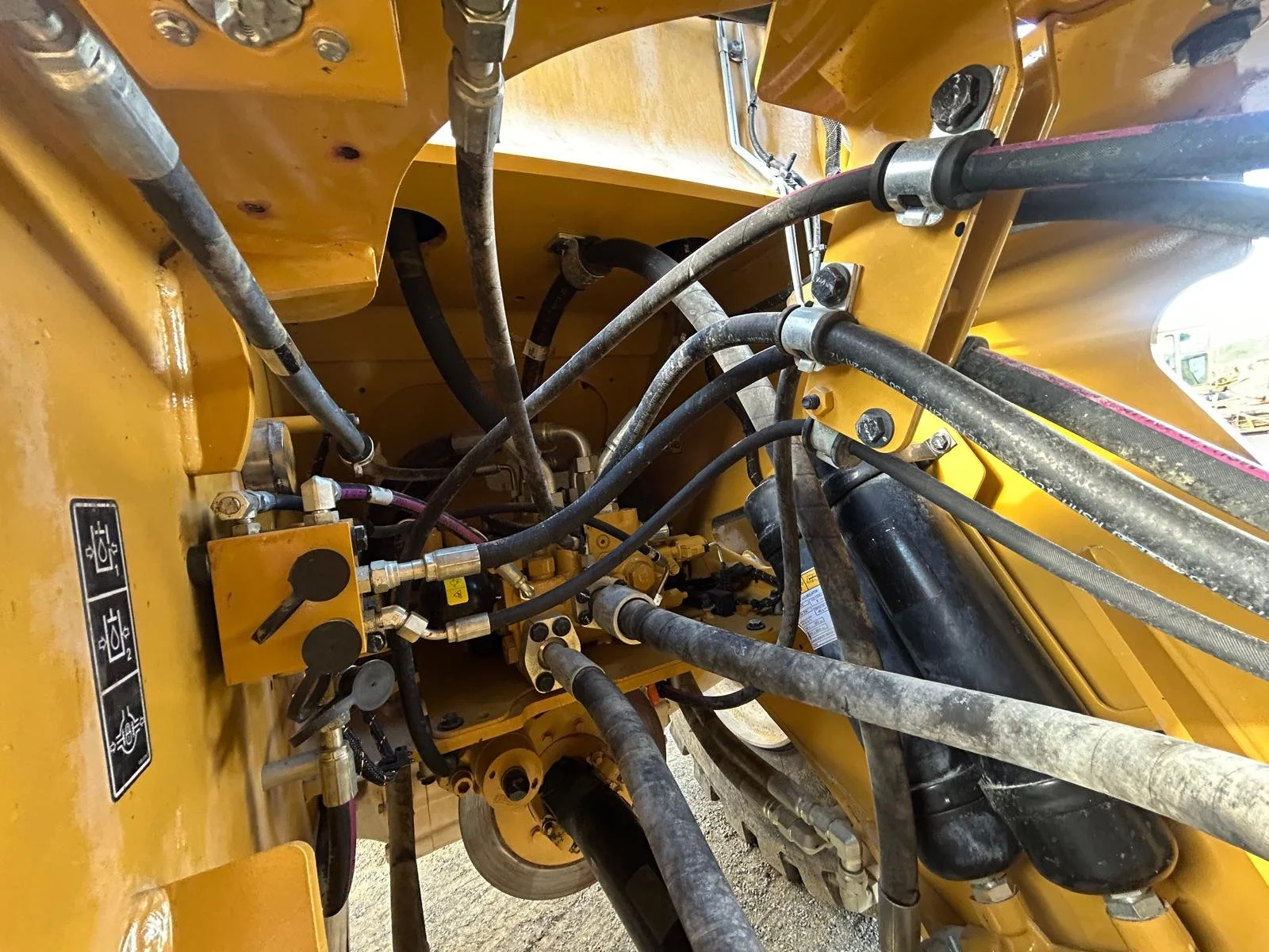 966M(LMM20153)RFS (16).jpg