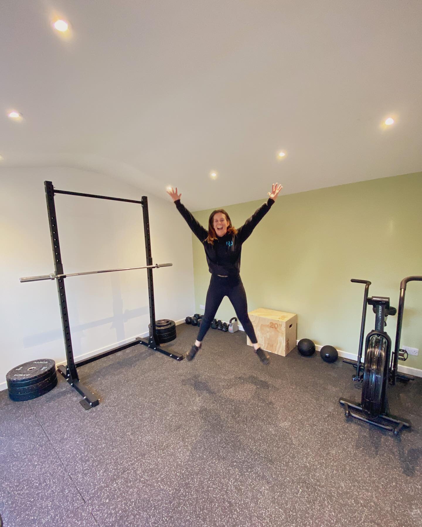 HAPPY GYM EVE! 🥳 Honestly can&rsquo;t believe we&rsquo;re here. 3 months after completion and I can finally open tomorrow. So excited (incase you couldn&rsquo;t tell!) 🏋🏻&zwj;♀️

Swipe/scroll for some before mess 😬

#gym #ukhomegym #gymtime #chri