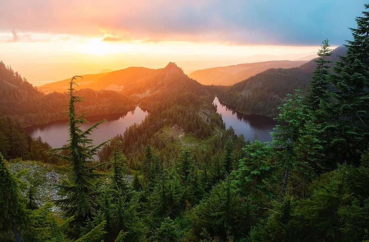 The glory days of summer are here and the trails are in prime shape! @forrestgolic got deep to find this secret sunset spot 🙌🌄 #thepasslife 📷: @forrestgolic