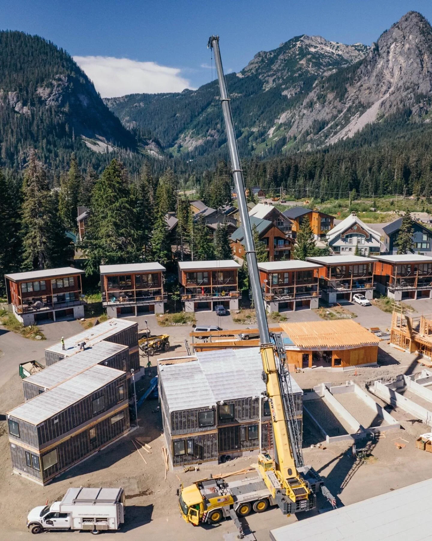 Been wondering what’s happening in the center of the PassLife neighborhood? 16 new residences with covered parking, a community room, heated sidewalks, and year round pool access are being built! Designed by @citizen.design and built by @bld_ho