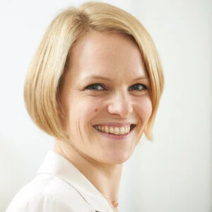 Profilbild Cornelia Altenburg_bea.jpeg
