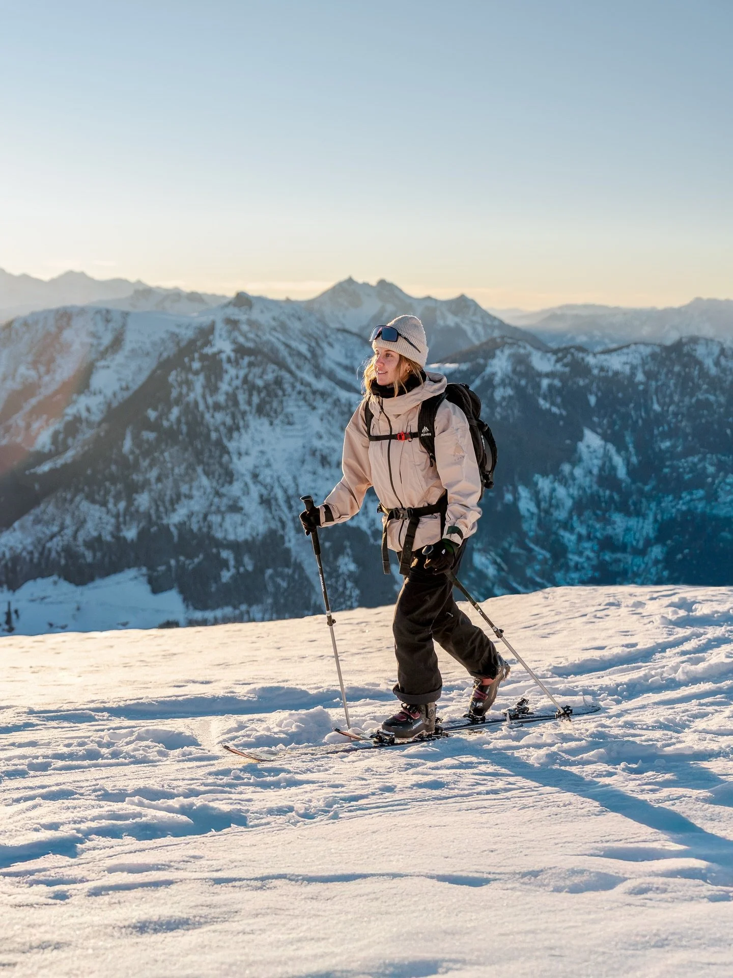 A great shooting day for @wagrainkleinarl with @linhaitzmann 🥰📷
We got some good views when ski touring up to Mooskopf🌄

#photography #tourism #sonyalpha