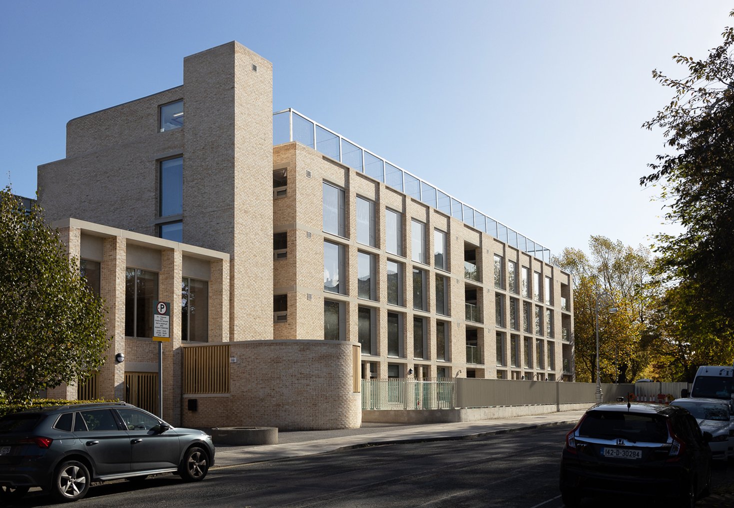 RB430_02_View from Harcourt Terrace_PhotoByLeonardoTavares.jpg