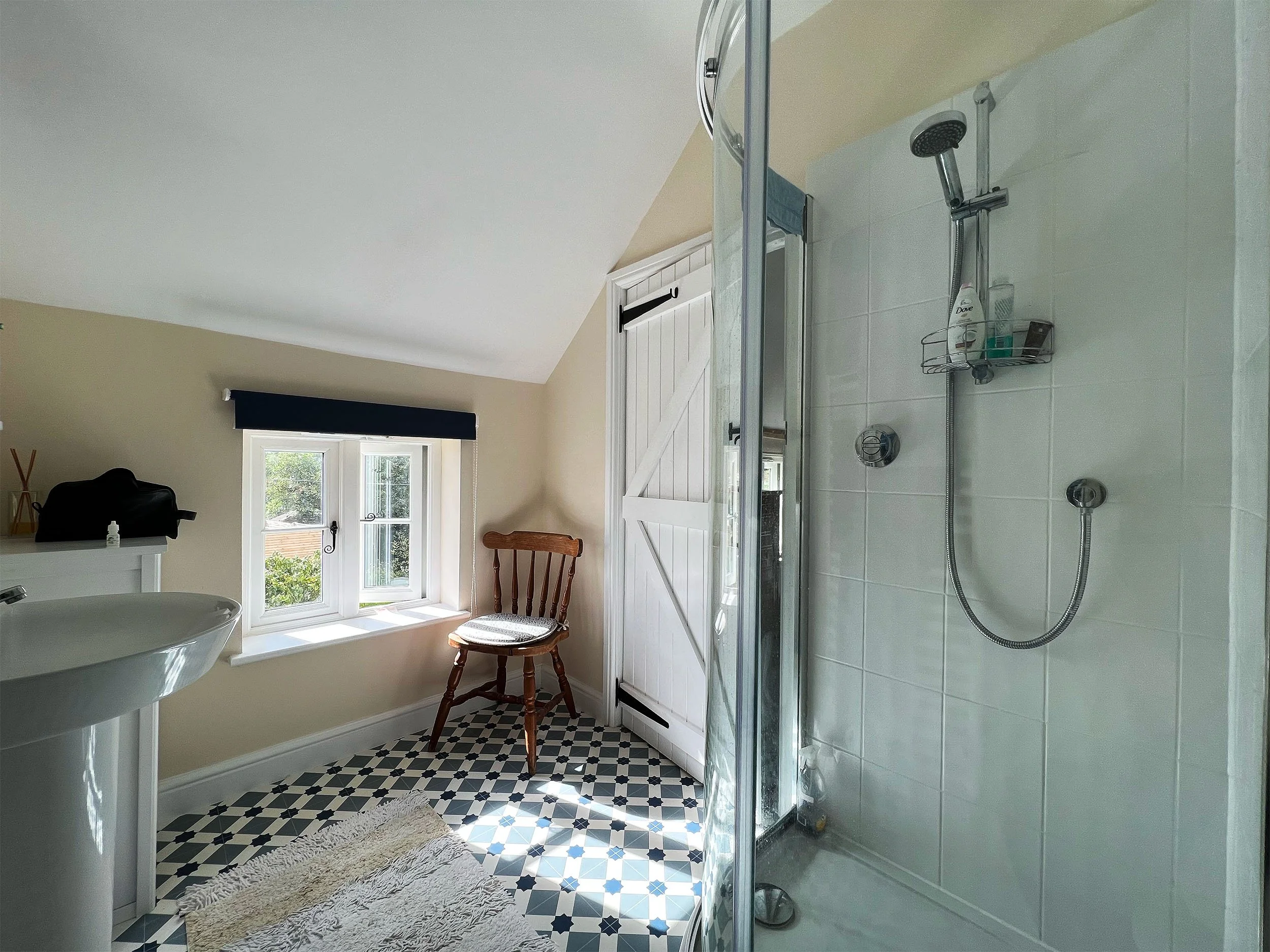 Everington Ensuite 1.jpg