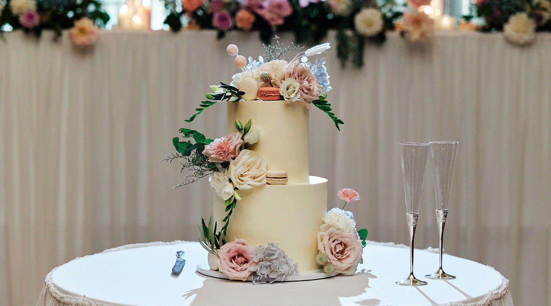 Siobahn and Marice's blue and pink buttercream wedding cake
