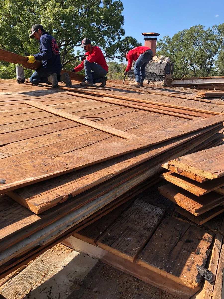 That’s a lot of salvaged shiplap from this Selective Tear Down in #Austin #TX !! #TradeReadyDeconstruction #Deconstruction #Demolition #Realestate #Builders #Contractors #ATX #Shiplap