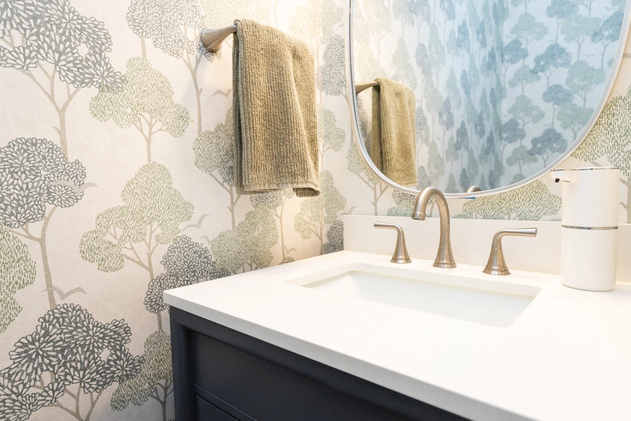 CHESAPEAKE: Powder Room