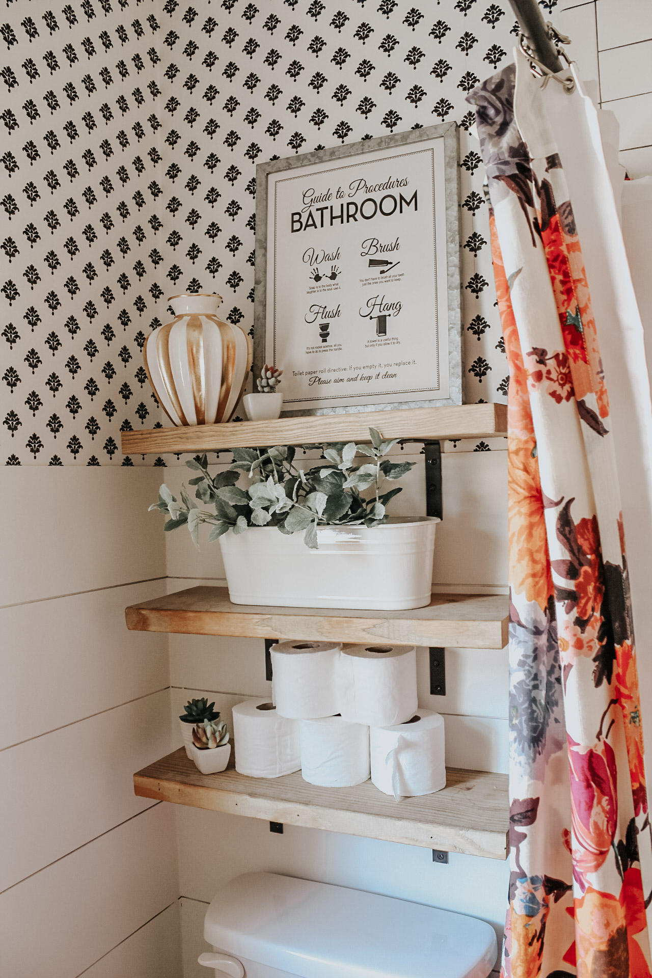 How To Style Open Shelving In Your Bathroom – The Home Edit