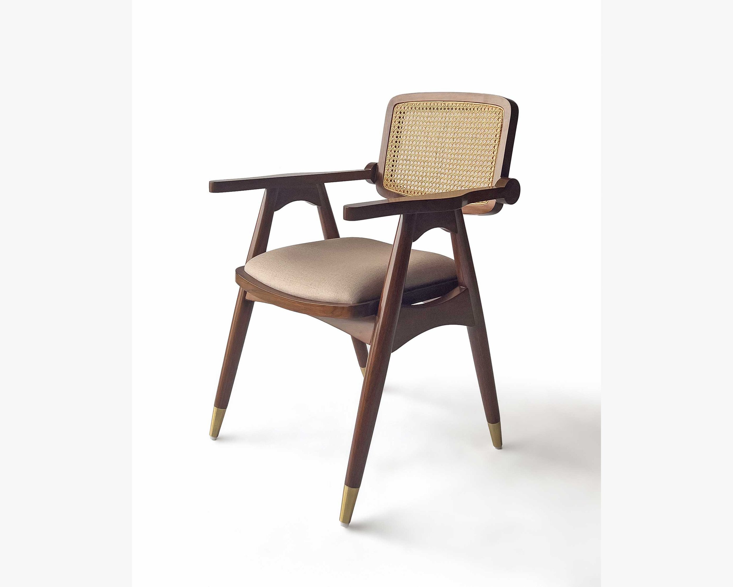 INDO_Compas-Chair_IMG_0839_WR_Landscape.jpg