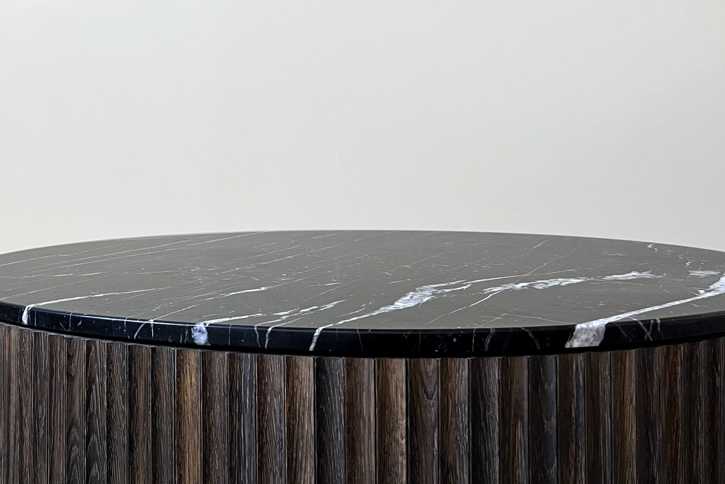  Oxidized Oak - Nero Marquina Top 