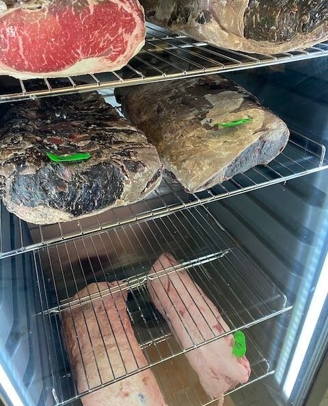 Aging Steaks...⁠
⁠
Book a table tonight:⁠
http://caminitosteakhouse.com/booknow⁠
⁠
#steak #sirloinsteak #ribeyesteak #ribeye⁠
#othersidema #mylocalma #the413 #pioneervalley #northamptonma⁠
#patio #picnic #outdoorliving #diningroom #outdoordining #sum