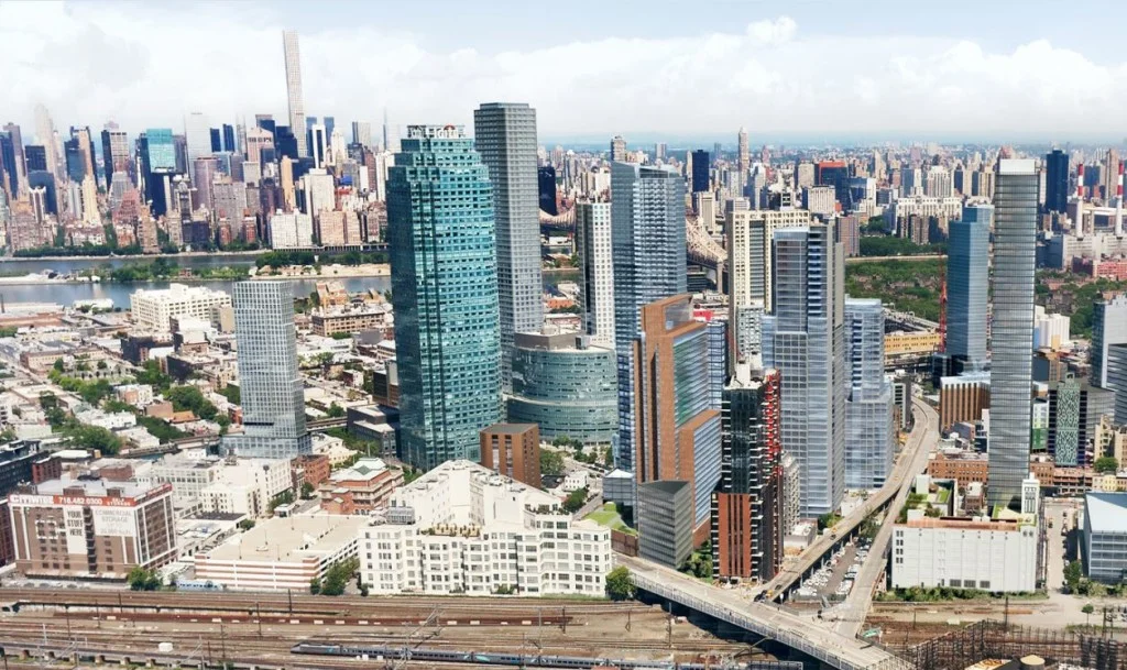 如火如荼建设开发中的长岛城Long Island City, 这里从东河水边开始已经经历了三波地产开发热潮。