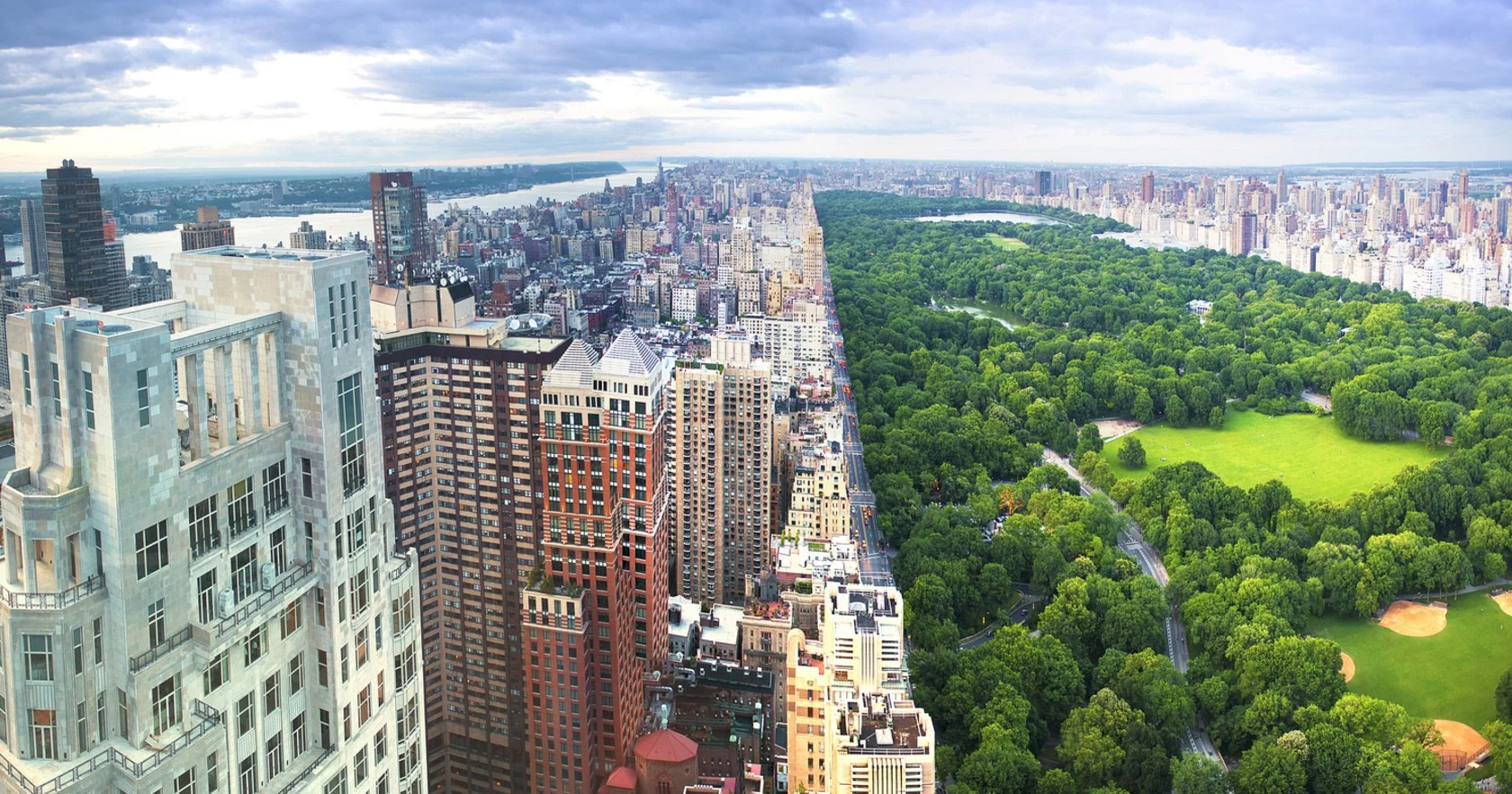 上西区的东边是纽约市的绿肺— 中央公园(Central Park)