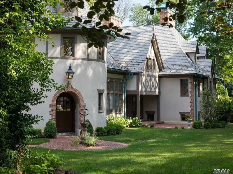 Manhasset Tudor 都铎式住宅外观