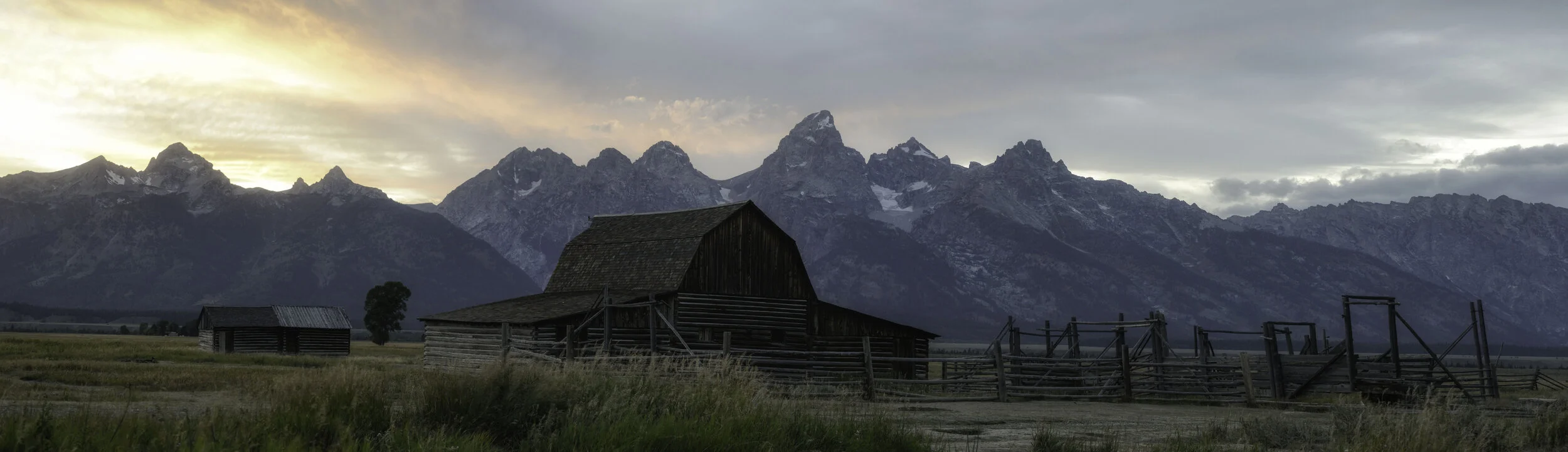 mormon barn 3 downsize.jpg