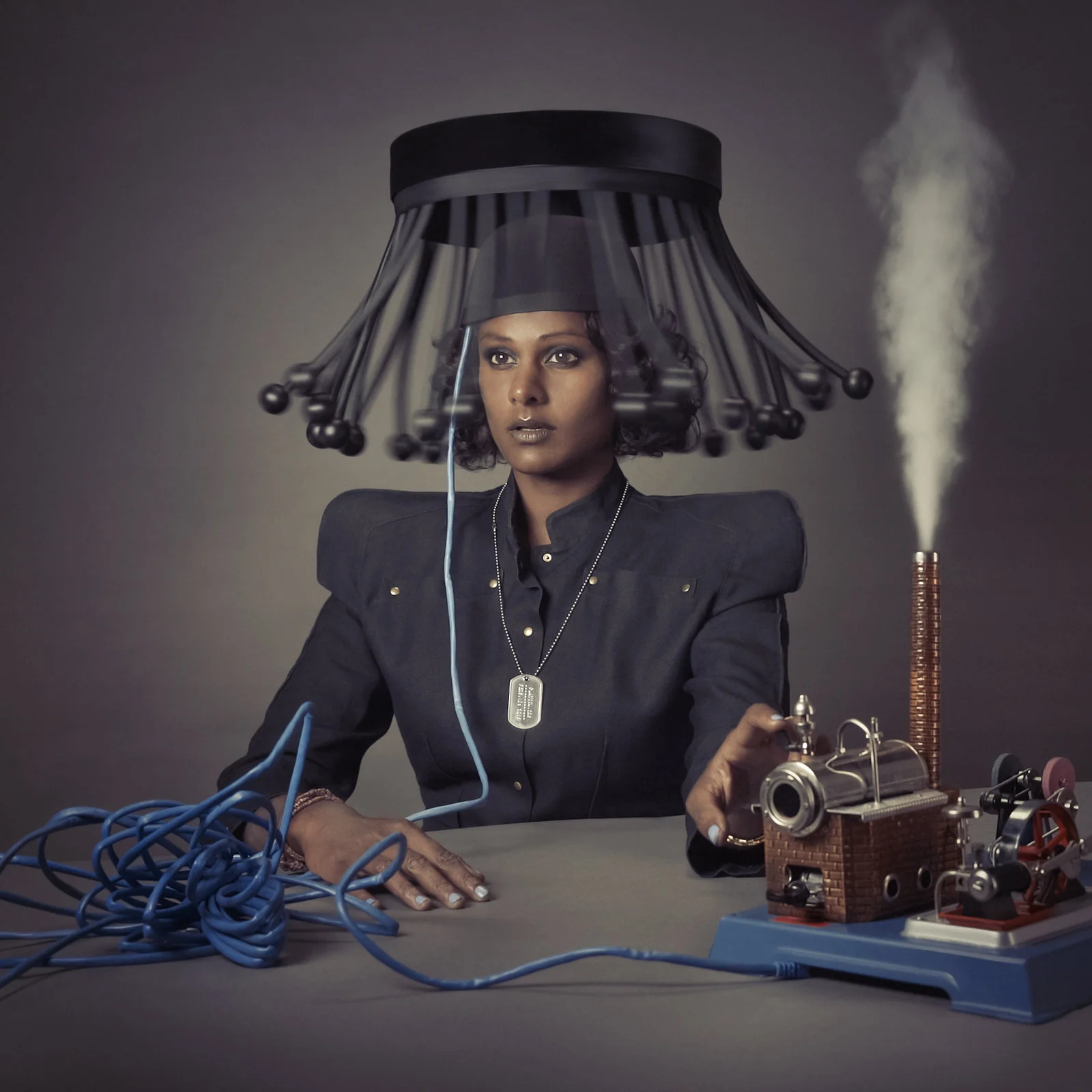 Pitchfork: Perera Elsewhere Announces Drive EP, Shares New Song