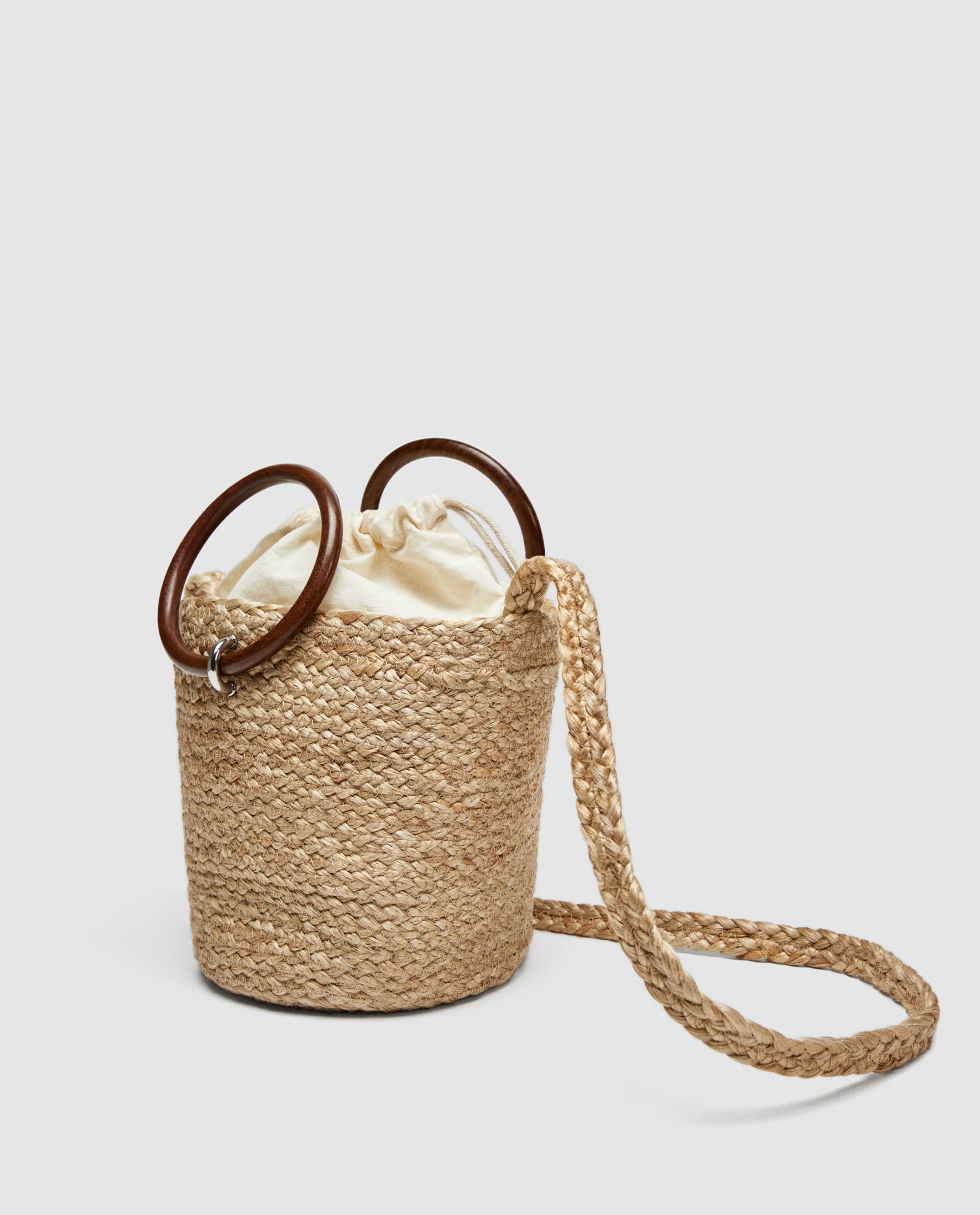 TOTE WITH WOODEN HANDLES