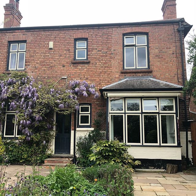 House renovation this time last year and 1 month into development. New double bay on rear of property #rennovation #building #homeimprovement #lovemyrenovation #scaffolding #knockthrough #windows