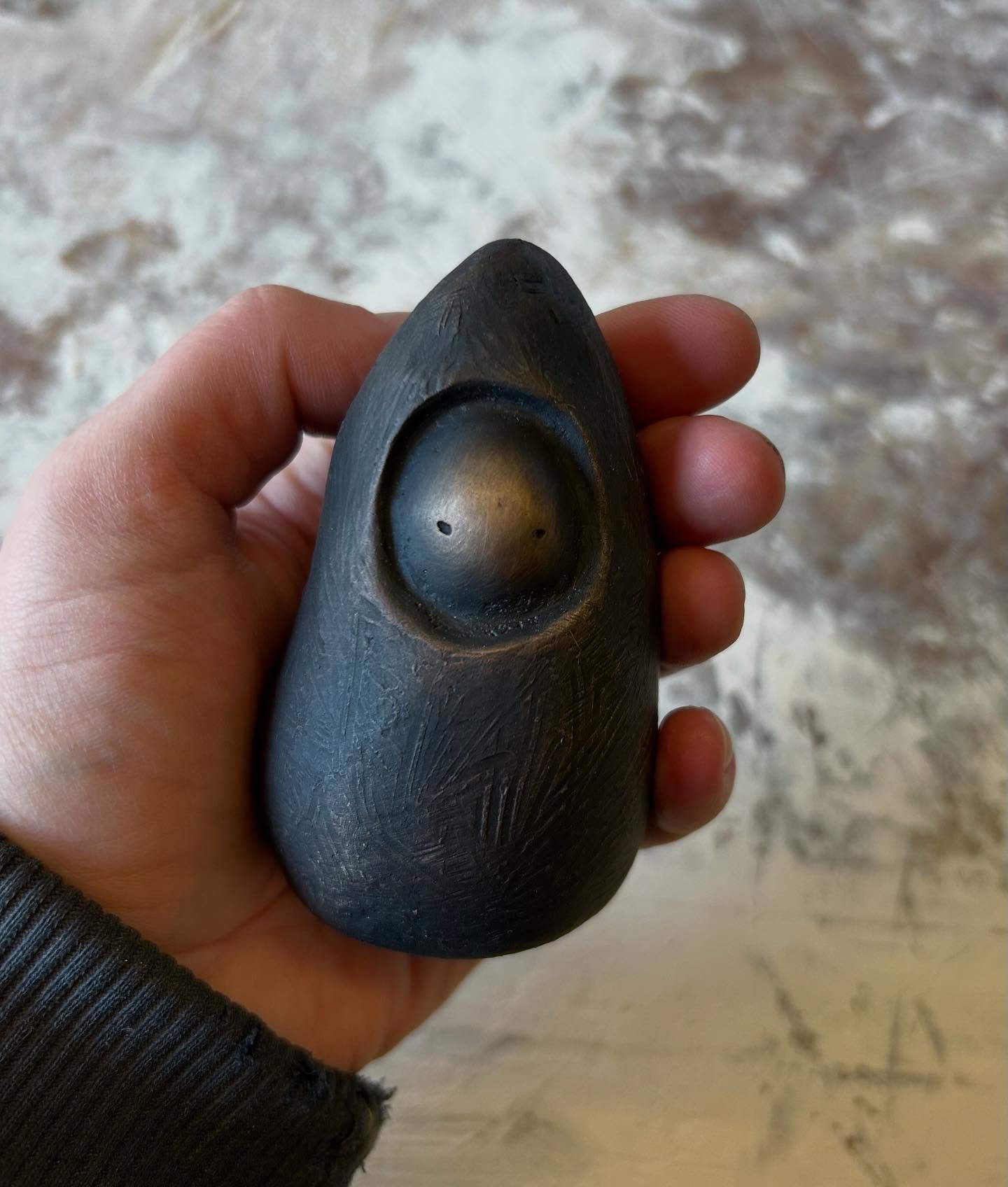 A little friend who&rsquo;s going home this week 💛

.
.
.
.
.
.
#bronzecasting #bronzesculpture #artlife #naturespirit #soulart #spiritart