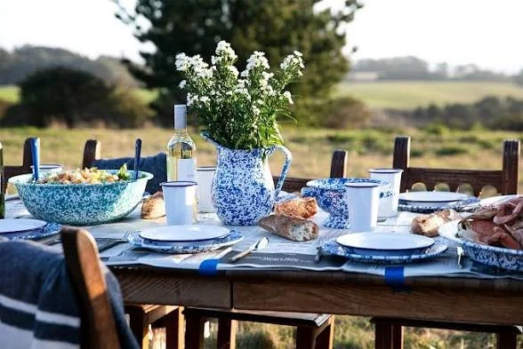 Splatter-Ware in Table Setting