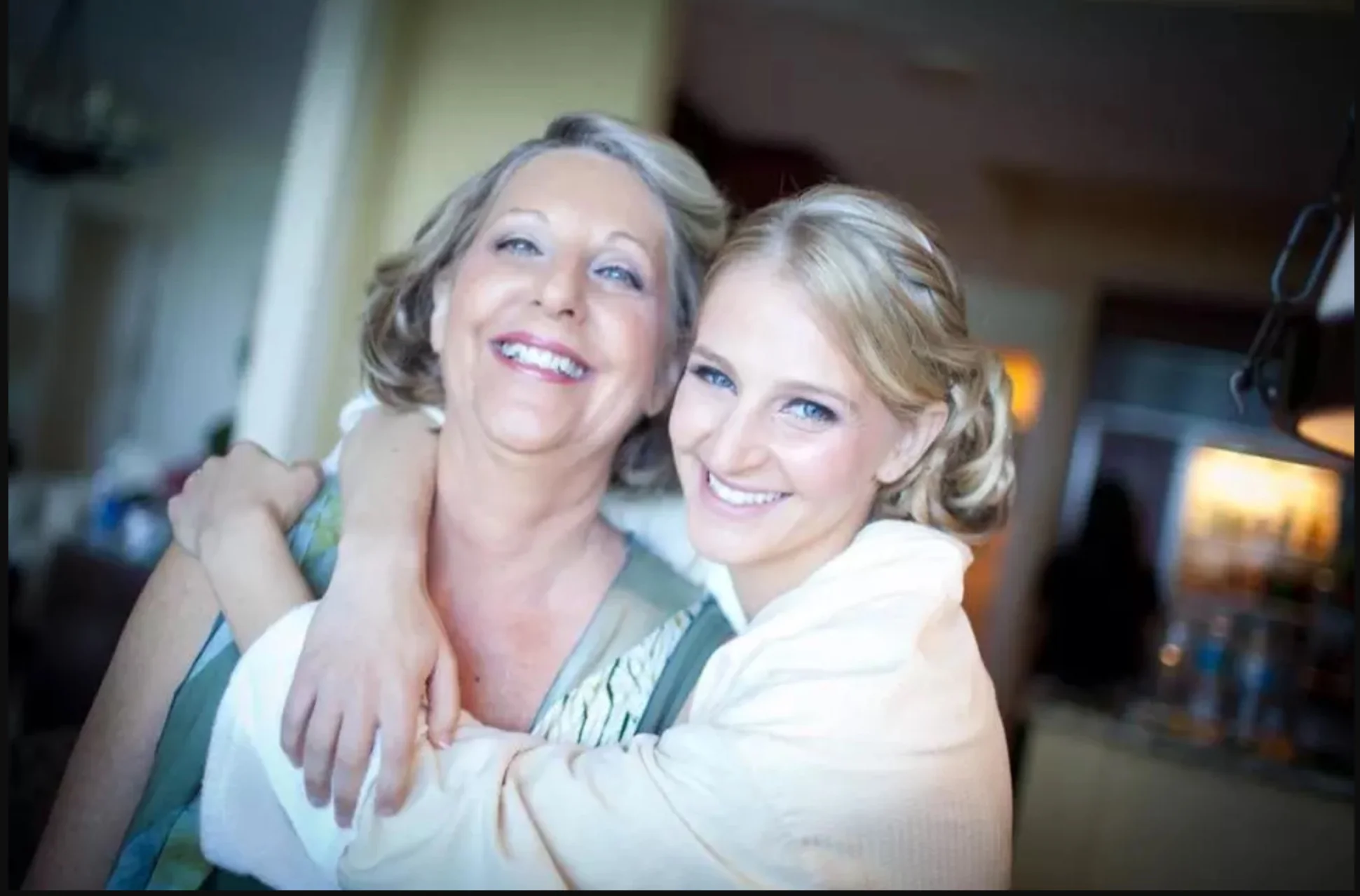 With illustrated narrative, a daughter honors her late mother "Laugher is the Best Medicine" candidly explores the complexities of life with cancer. BOSTONGLOBE.COM