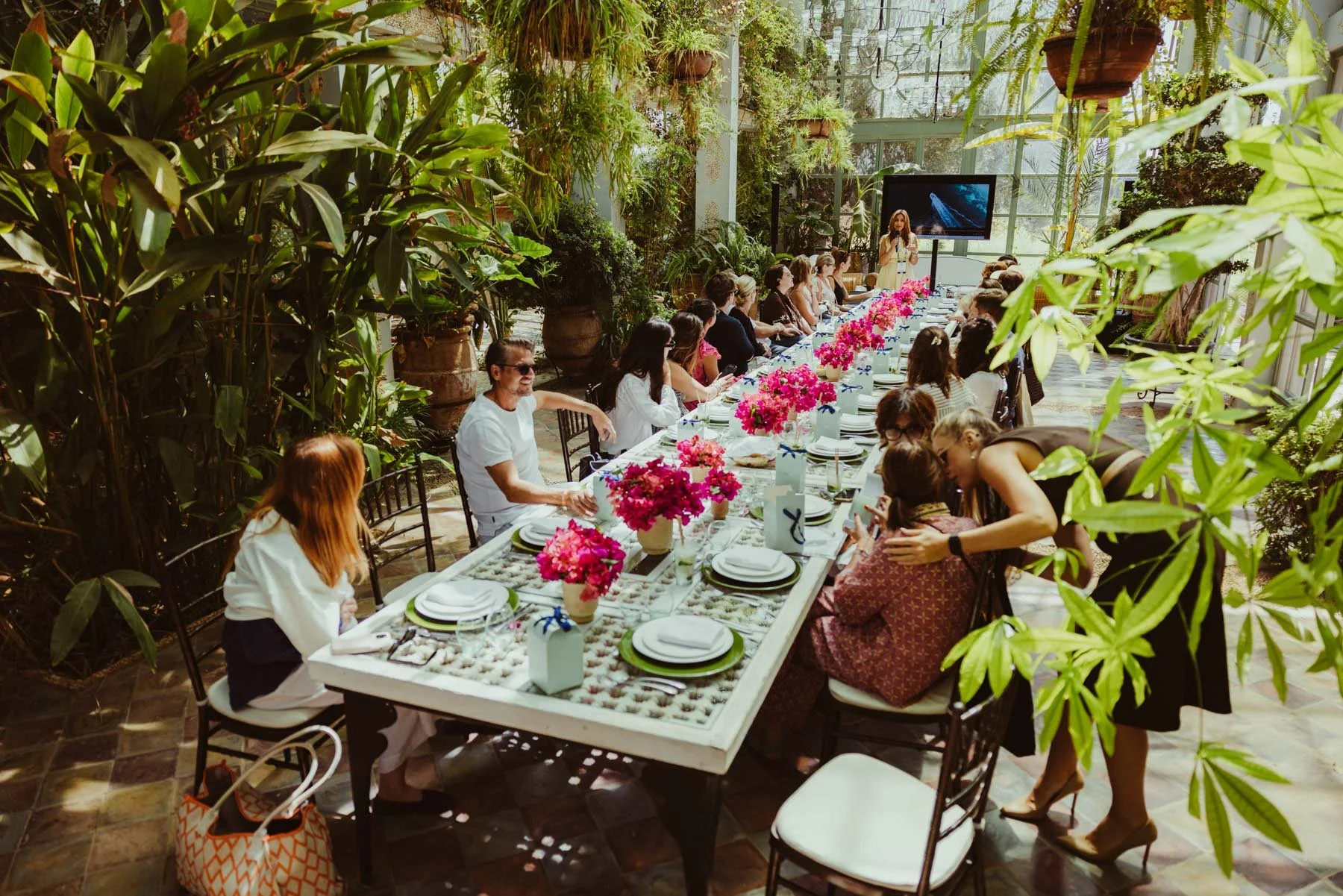 Wide angle view of Joali private lunch setting