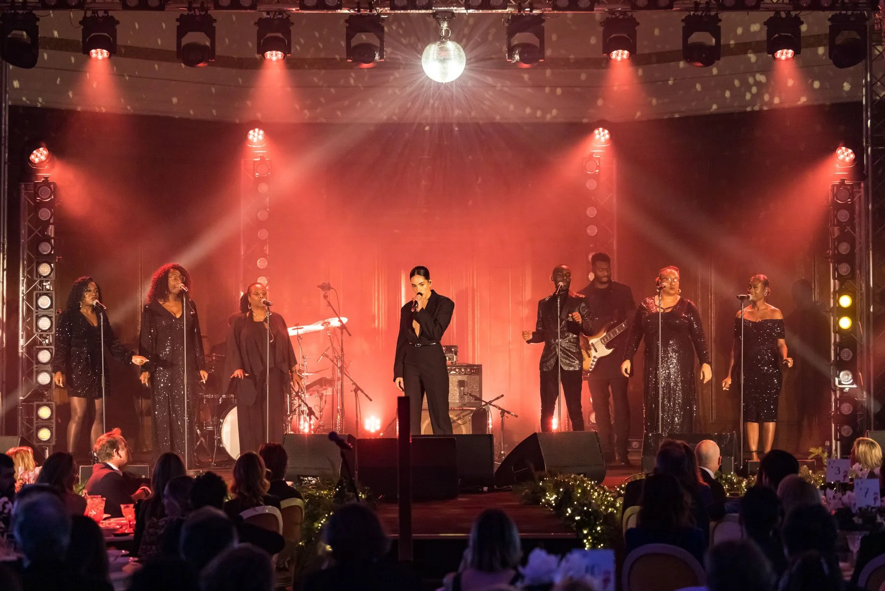 Live music photography at War Child Wassail