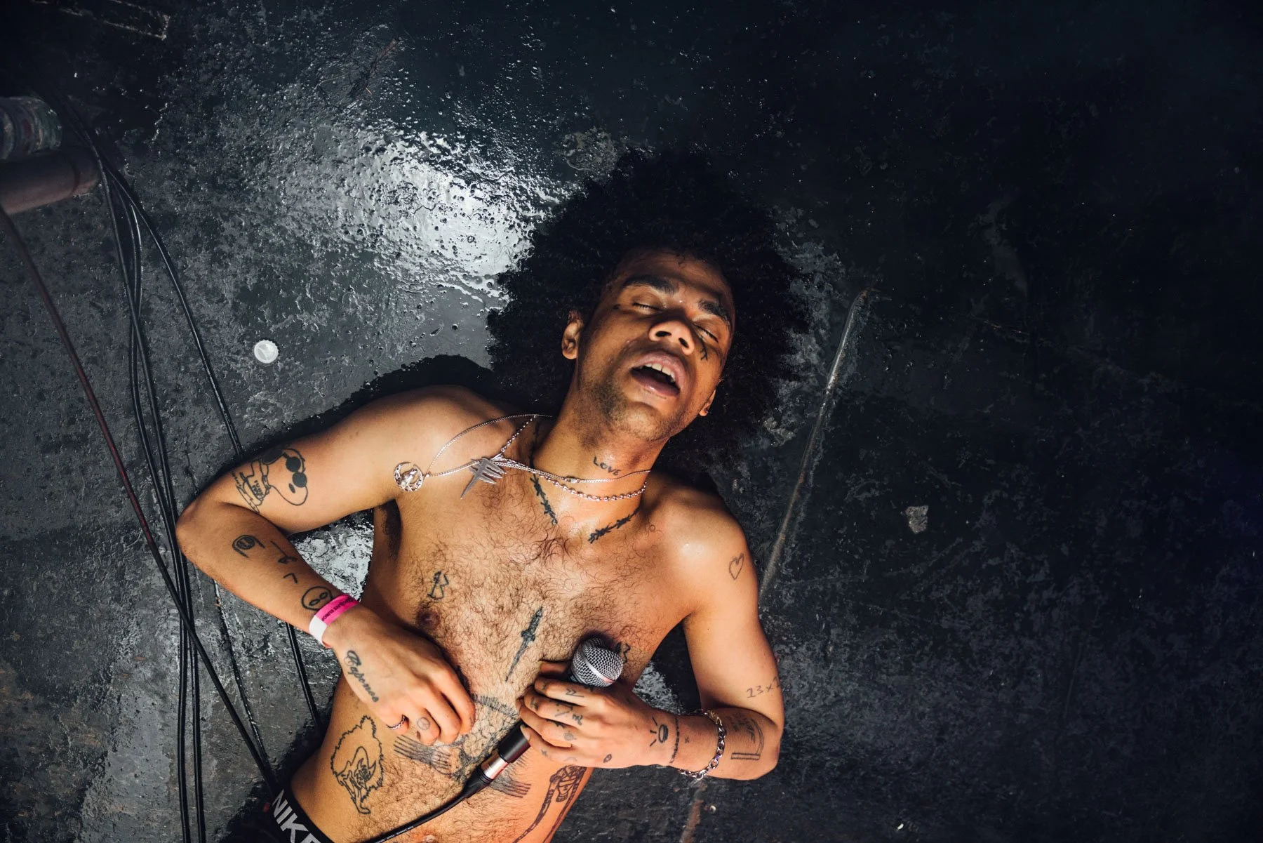 Live music photography of Onoe Caponoe performing in Camden, London