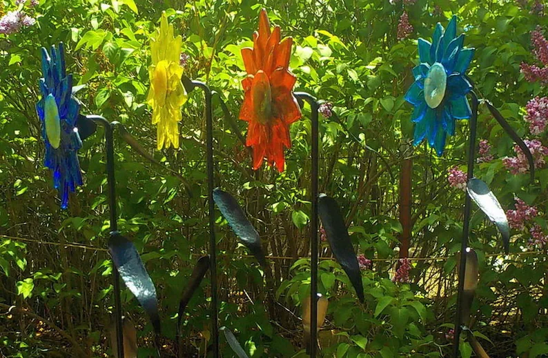 colorful lare flower.webp