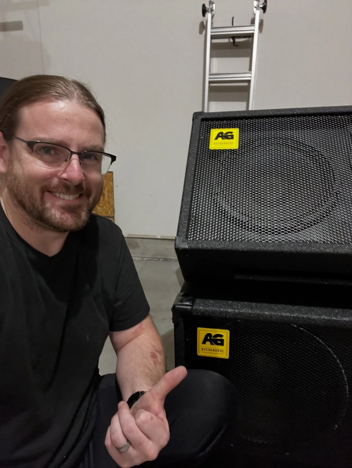 I'm thrilled to be an @accugroove artist, with a new addition to the rig as well! New gigs and opportunities coming up require a bit more flexibility with stage volume, so it was time to make a move. The new Tri115L has a 15, 6, and 2 tweeters. The '