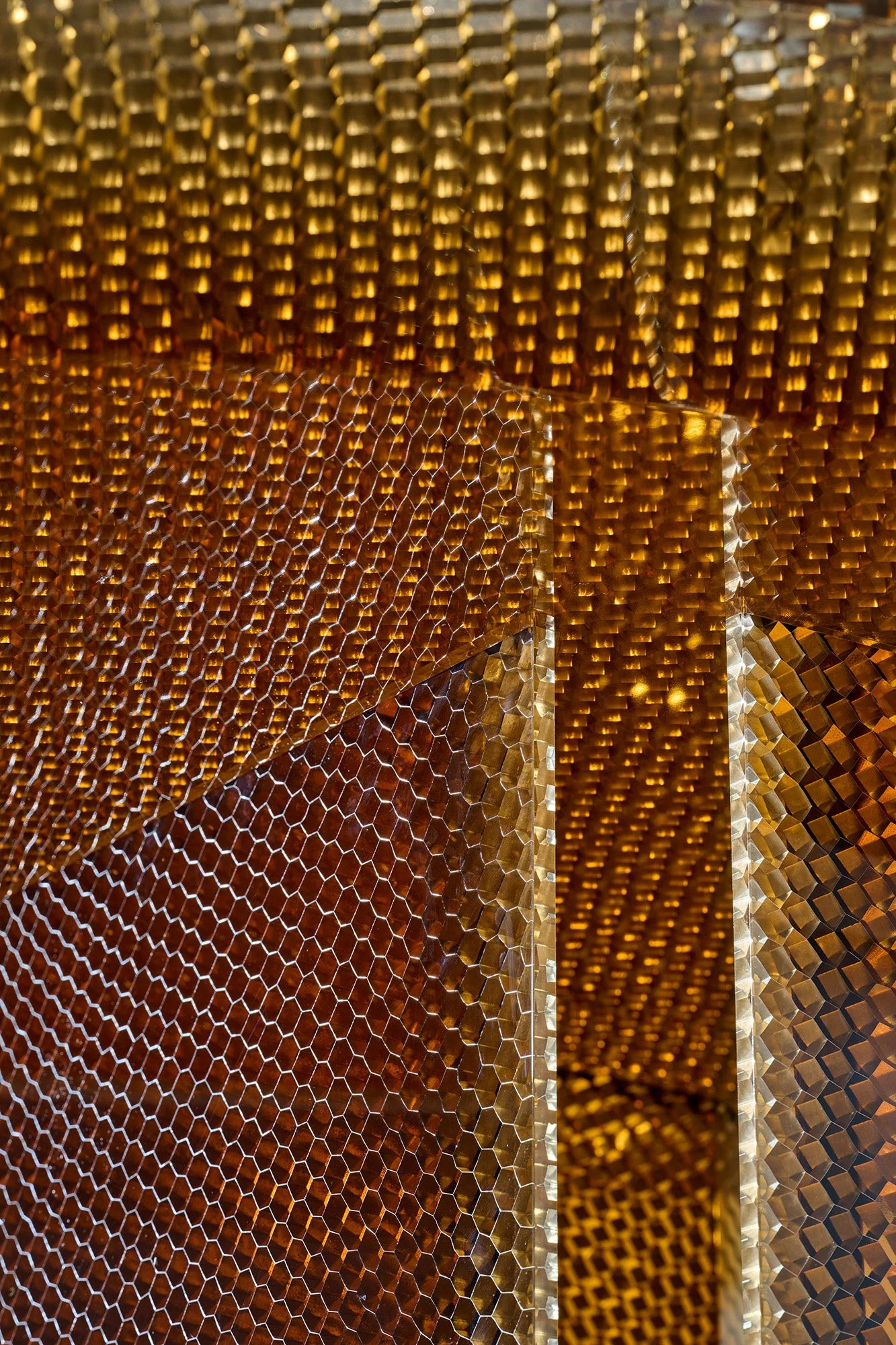 Atelier LAVIT - Marco LAVIT - HEXA amber table - Nilufar Gallery -A0998V_34.jpg