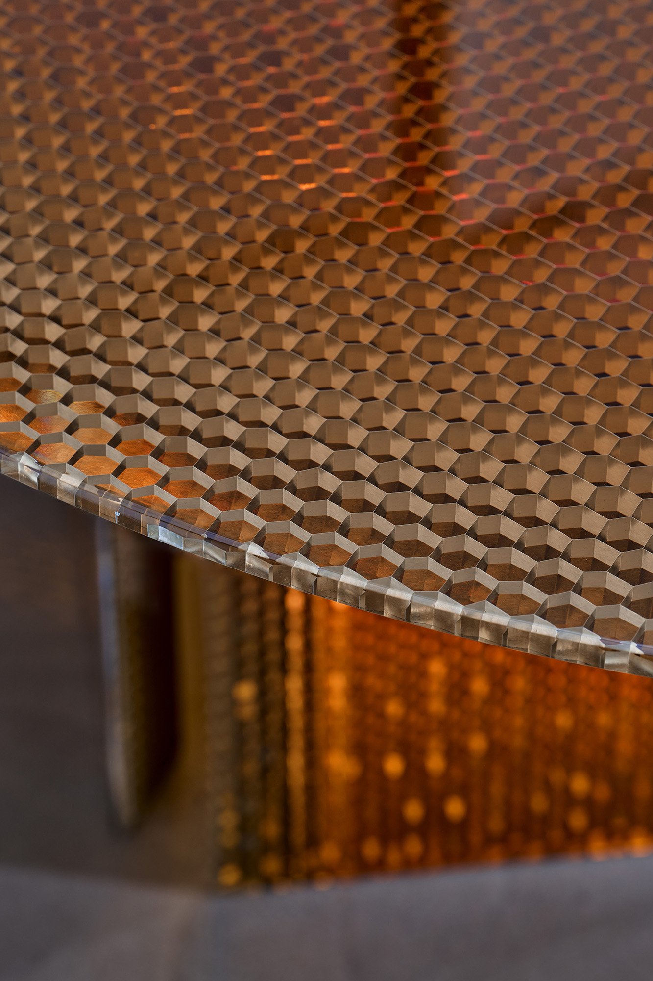 Atelier LAVIT - Marco LAVIT - HEXA amber table - Nilufar Gallery -A0998V_35.jpg