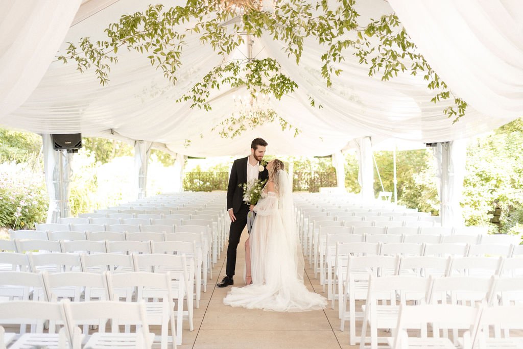 Before the guests arrive its just the two of you and the beginning of your forever 🤍 

Sneaking in a few couples photos before your ceremony is such a sweet way to calm the nerves, soak it all in, and share a few quiet moments together before your &