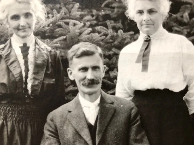 Another photograph of Watson and family