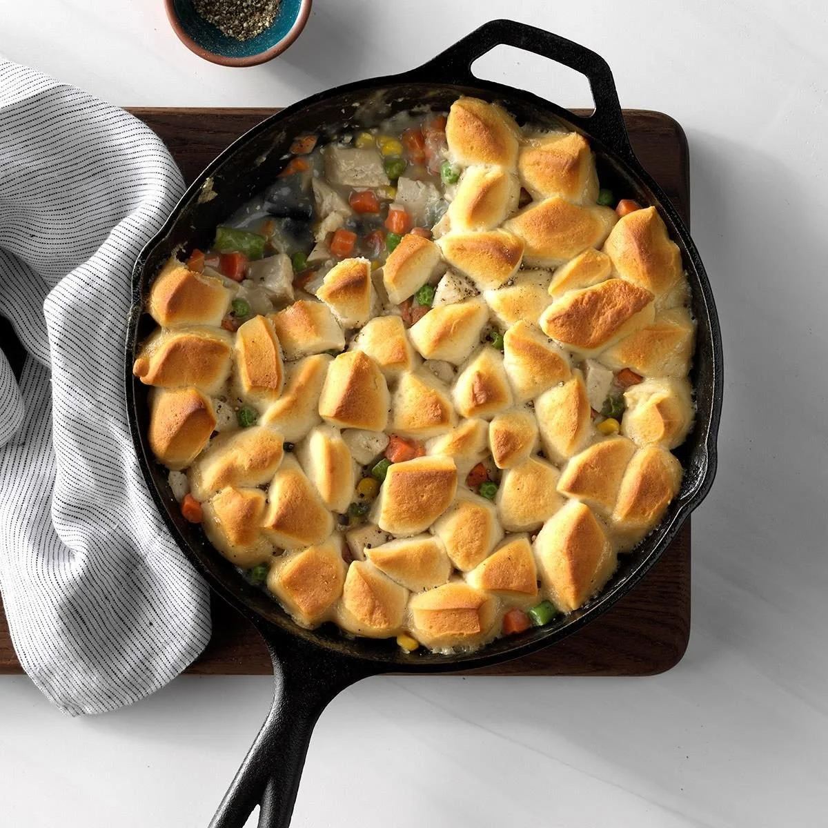 Turkey-Biscuit-Skillet_EXPS_SDON18_58843_C06_15_3b.jpeg