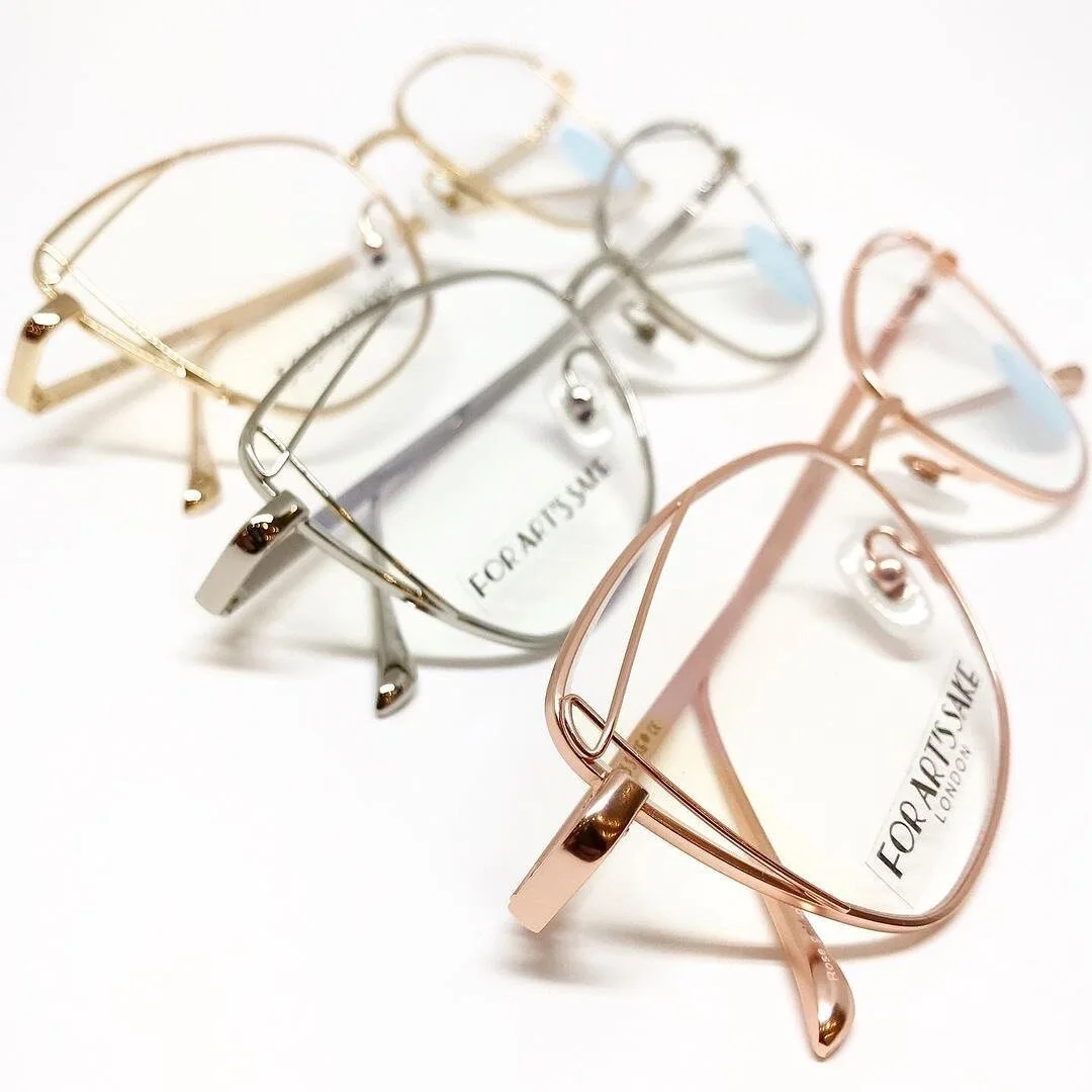 Twist with blue light filter lenses by @forartssake. 📸 @monikaeyewear