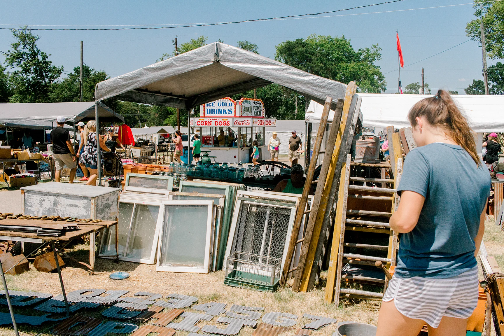 Junking+Shopping+Vintage.jpg