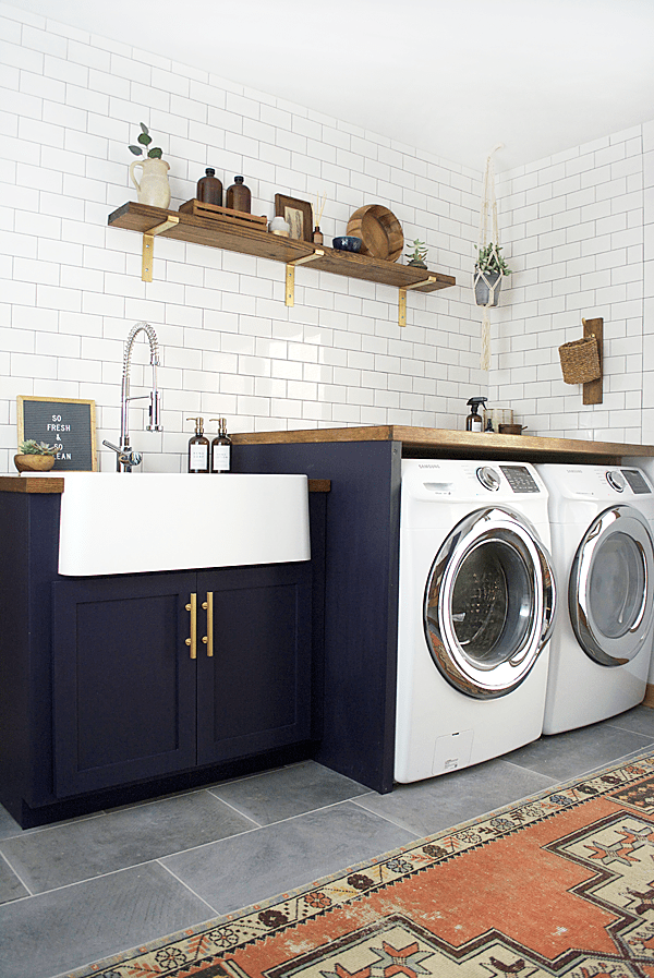 modern-farmhouse-laundry-room.png