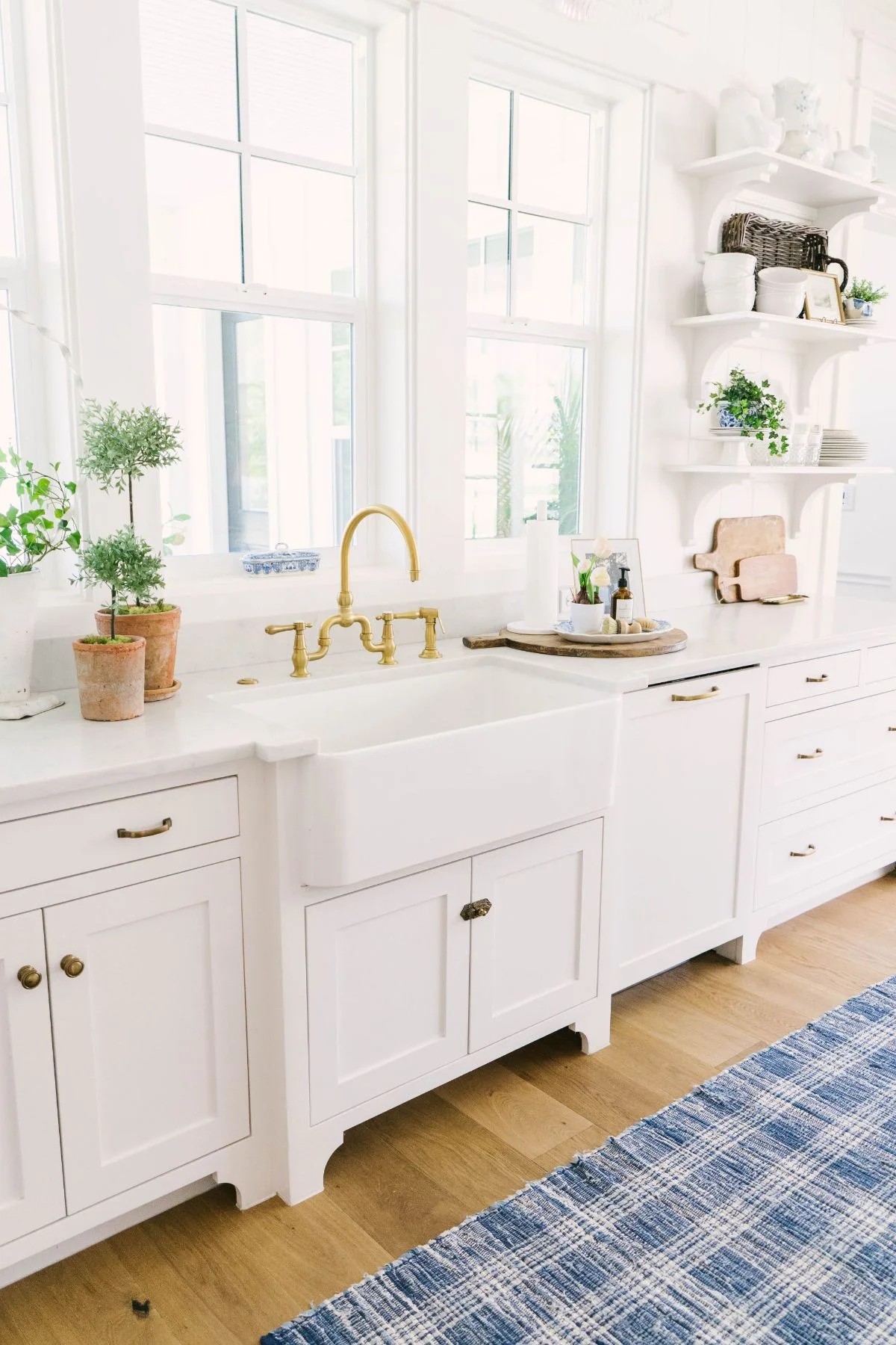 Farmhouse White and Gold Kitchen