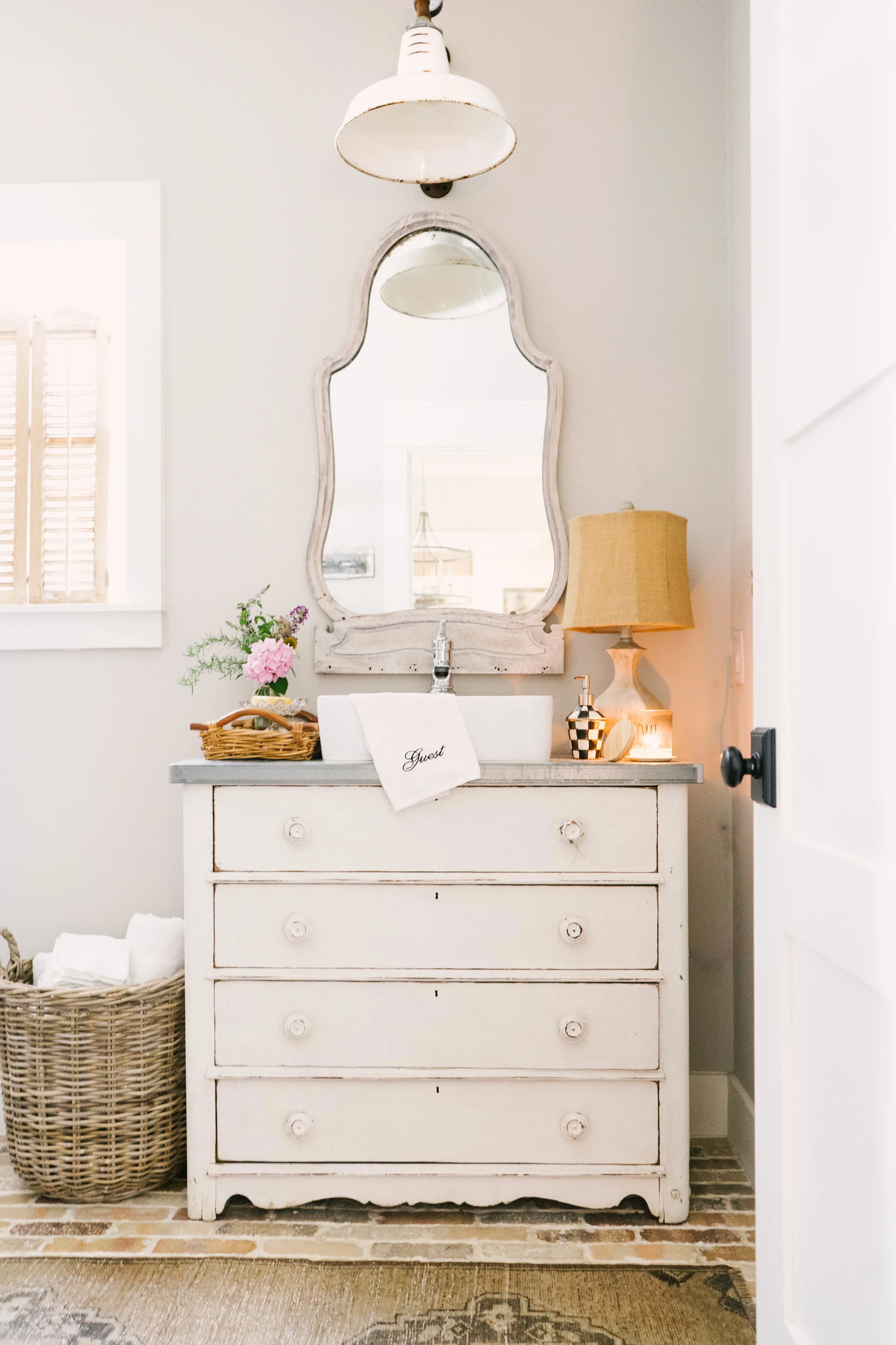 Farmhouse Home Tour - Vintage Home 26.jpg