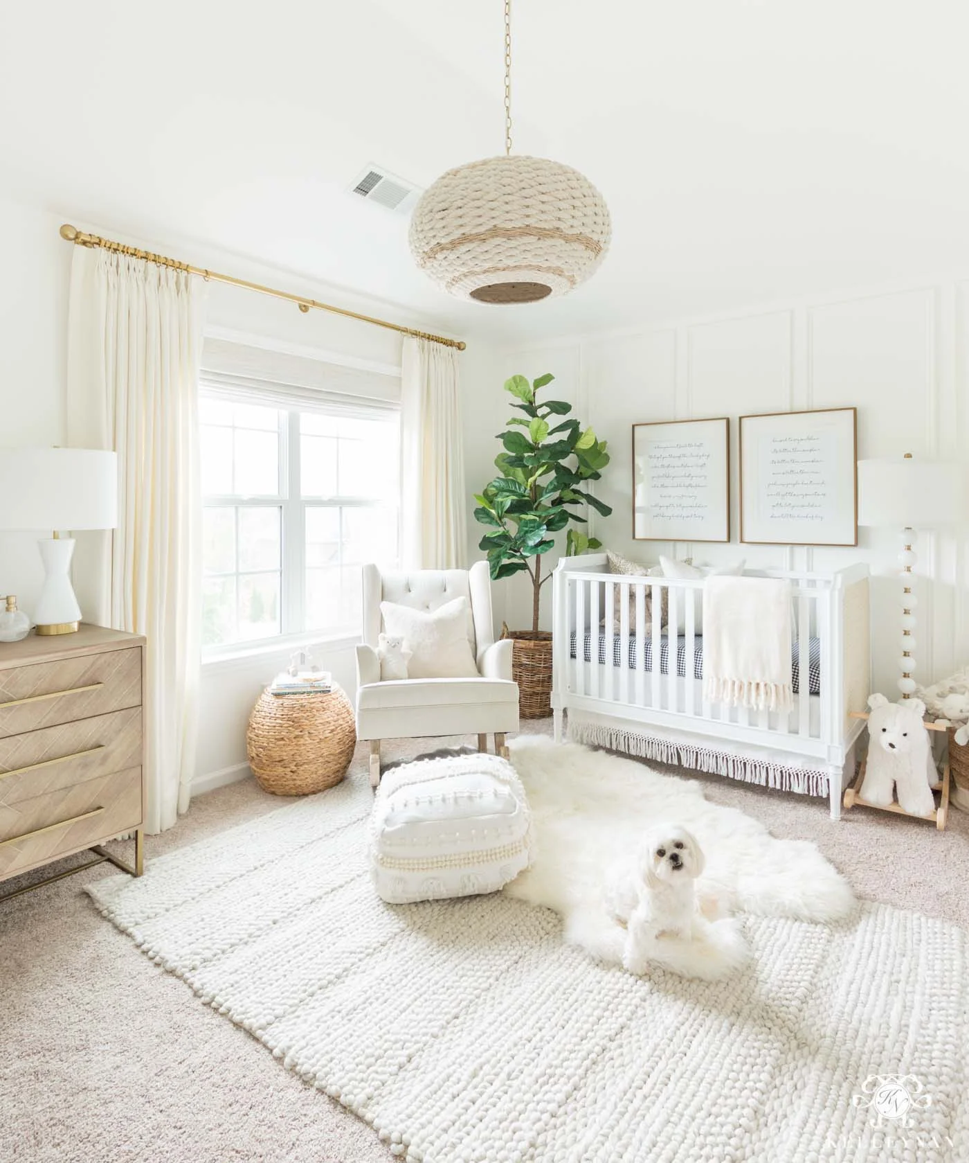 white-neutral-nursery-decor.jpg
