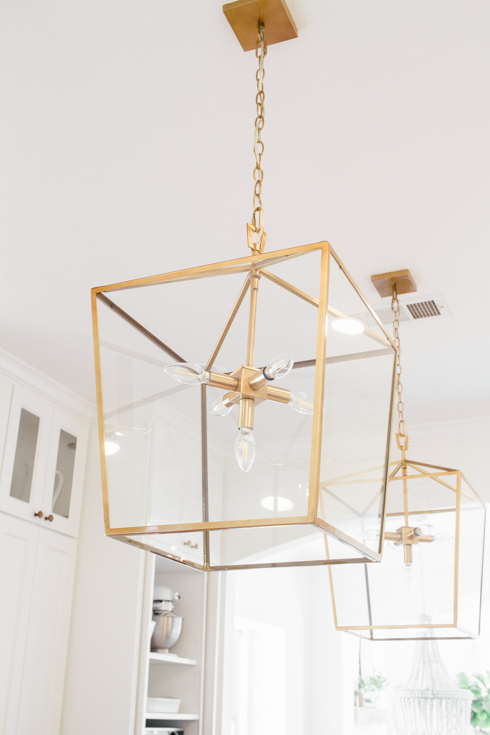 Farmhouse+Kitchen+-+White+and+Gold.jpg