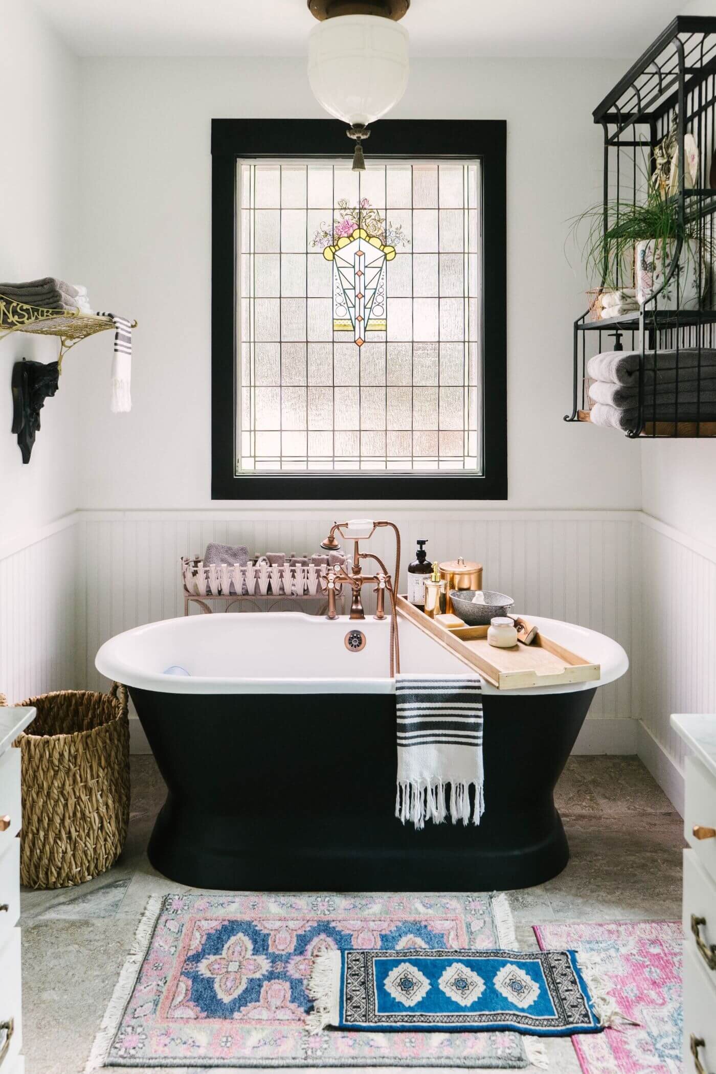 艺术现代农家-黑色浴缸分层地毯。jpg