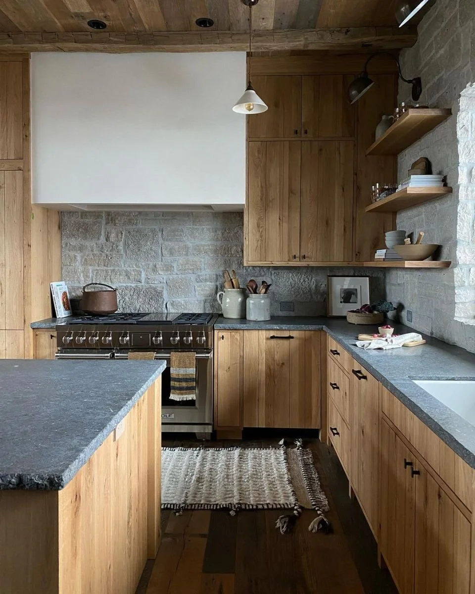 Stone Backsplash Inspiration - Design Trend Round Up — Farmhouse Living