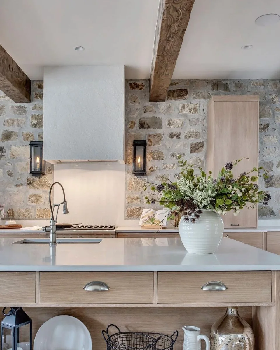 Kitchen with stone backsplash