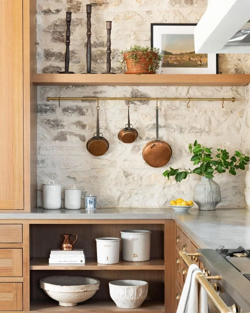 Stone Backsplash Inspiration - Design Trend Round Up — Farmhouse Living