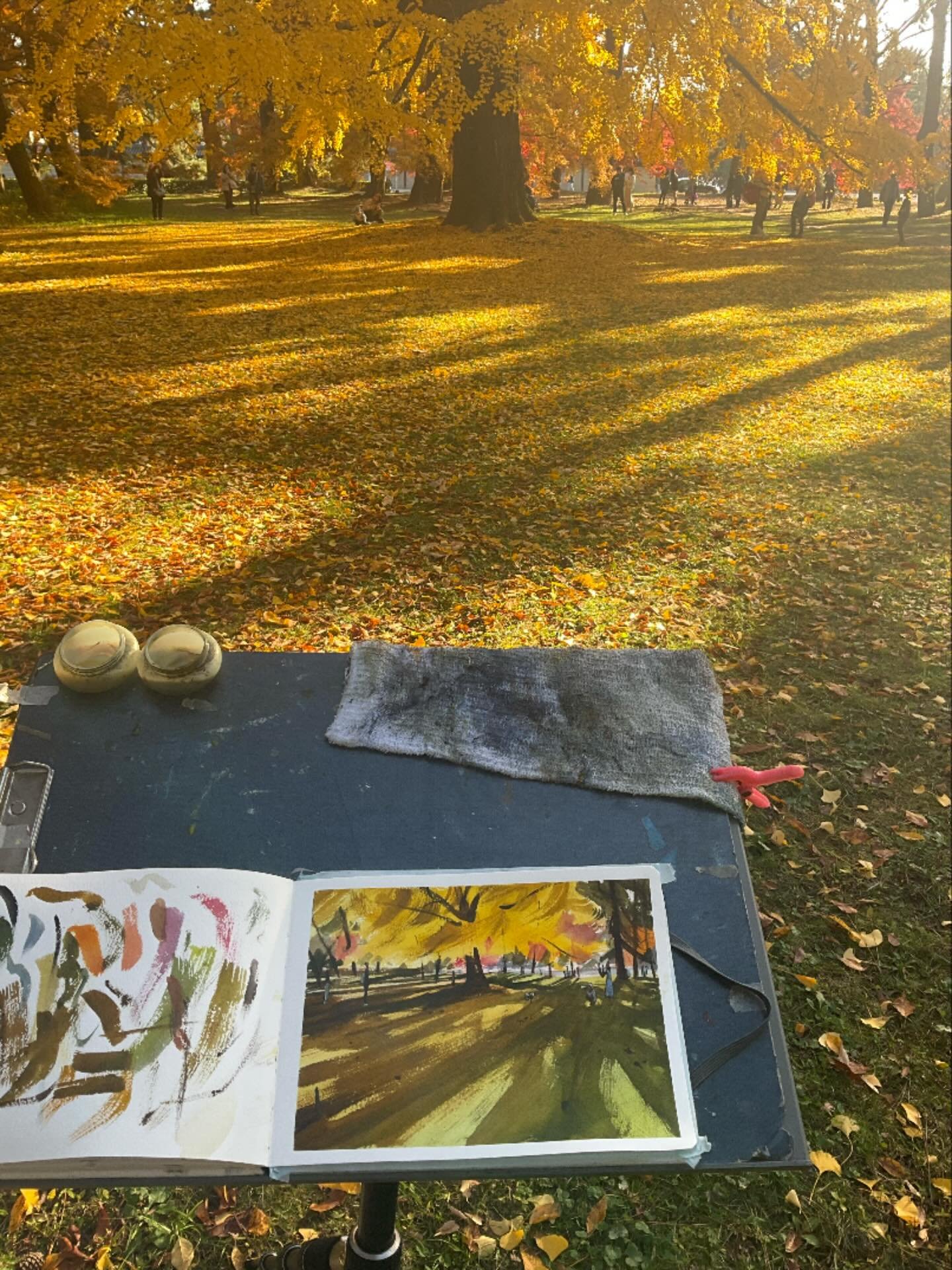 Sketch of trees in Kyoto&rsquo;s Imperial Palace grounds
Perhaps the best dappled sunlight I&rsquo;ve ever seen.

#pleinair #watercolor #etchr #etchrpaper #holbeinwatercolors #Kyoto #Japan #autumn #fall #sketch #ginkgo #水彩画 #京都 #御所 #秋 #イチョウ #木漏れ日 #ホル
