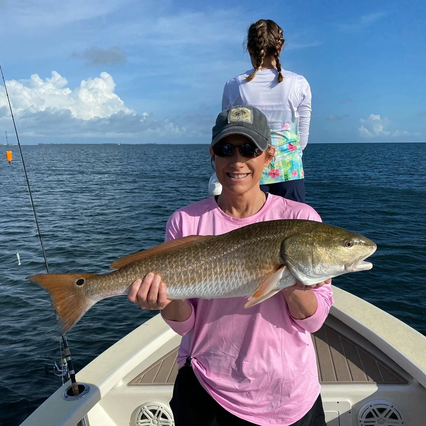 Bring a little bit of Cajun spice to Southwest Florida! Got em fired up on the good old popping cork. #swflfishing #pineislandsound #sanibel #captiva #crowderrods #redfish #minnkotamotors #humminbirdfishing #yamahaoutboards #mycaptivafishingguide